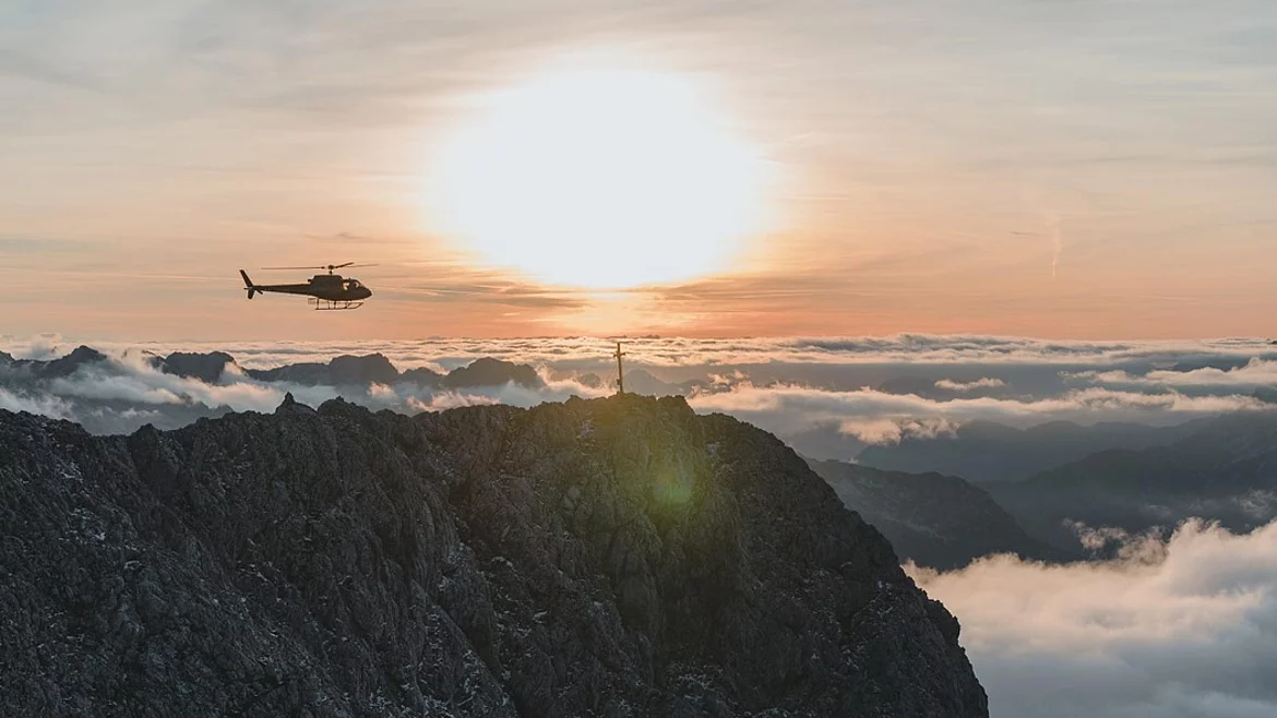 Helikopter Sonneruntergang Sennair