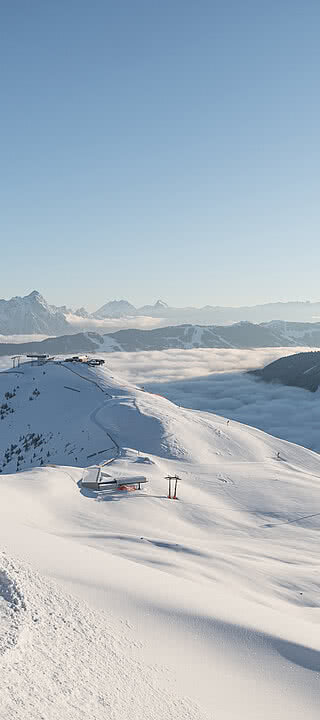Gruppe beim Skiurlaub in Saalbach Hinterglemm beim Hotel Unterschwarzacher