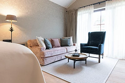 Sofa Familiensuite Deluxe im Hotel Unterschwarzachhof