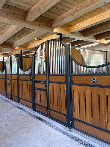 Interior view of the horse stables in the Hotel Unterschwarzachhof