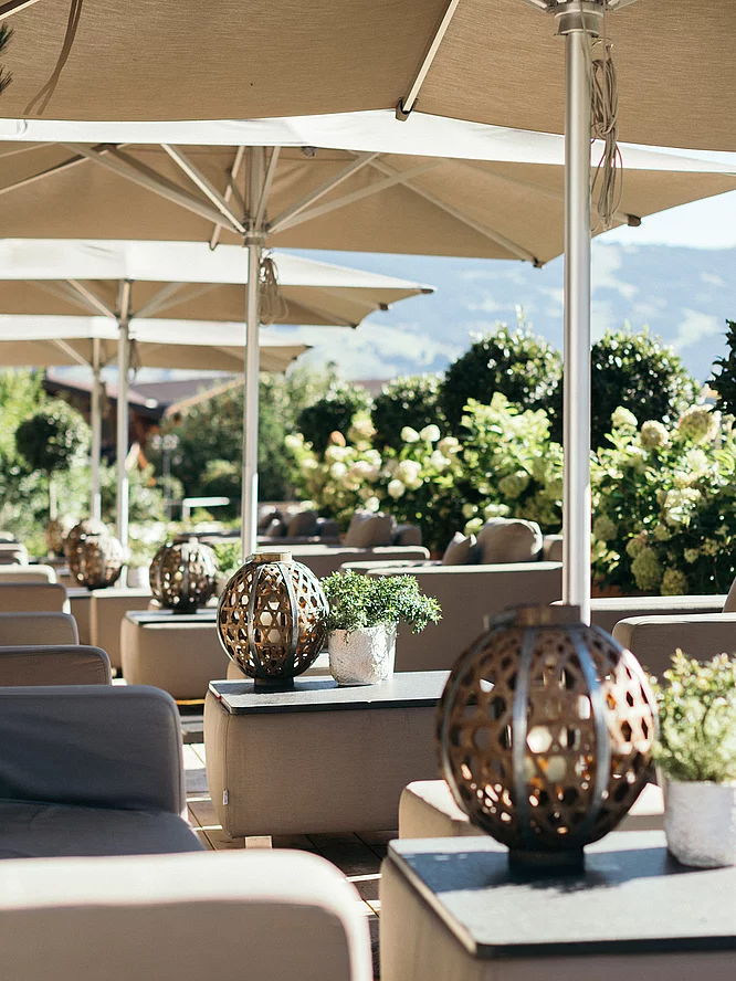 Impressionen Lounge auf der Terrasse im Hotel Unterschwarzachhof
