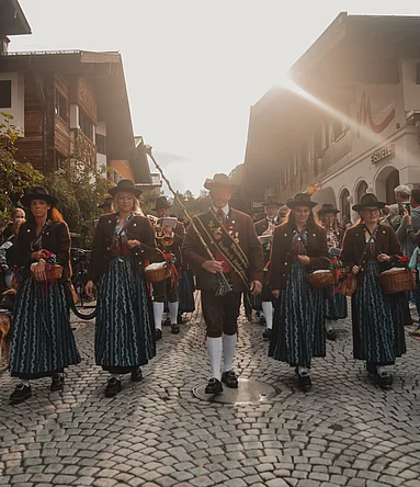 Musikkapelle beim Hinterglemmer Bauernmarkt 