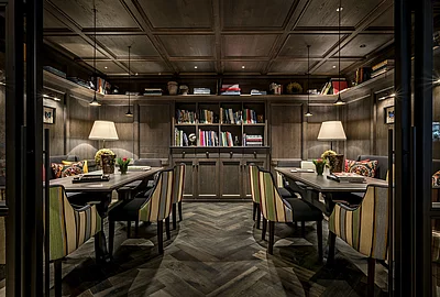 Die Hotelbibliothek im Hotel Unterschwarzachhof Saalbach Hinterglemm