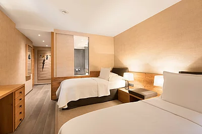 Schlafzimmer in der Premium Suite Schwalbennest im Hotel Unterschwarzachhof