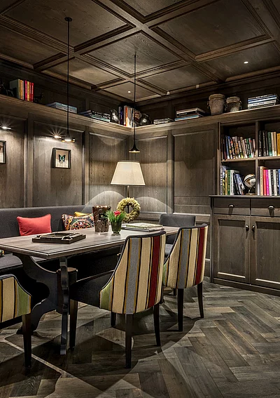 Die Hotelbibliothek im Hotel Unterschwarzachhof Saalbach Hinterglemm