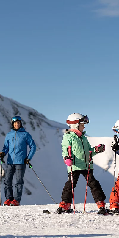 Ski & Winter Familie beim Skiurlaub in Saalbach Hinterglemm