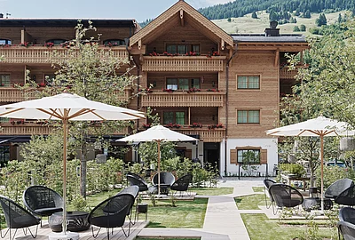 außenansicht hotel der unterschwarzachhof saalbach hinterglemm sommer
