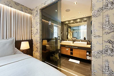 Bad in der Premium Suite Schwalbennest im Hotel Unterschwarzachhof